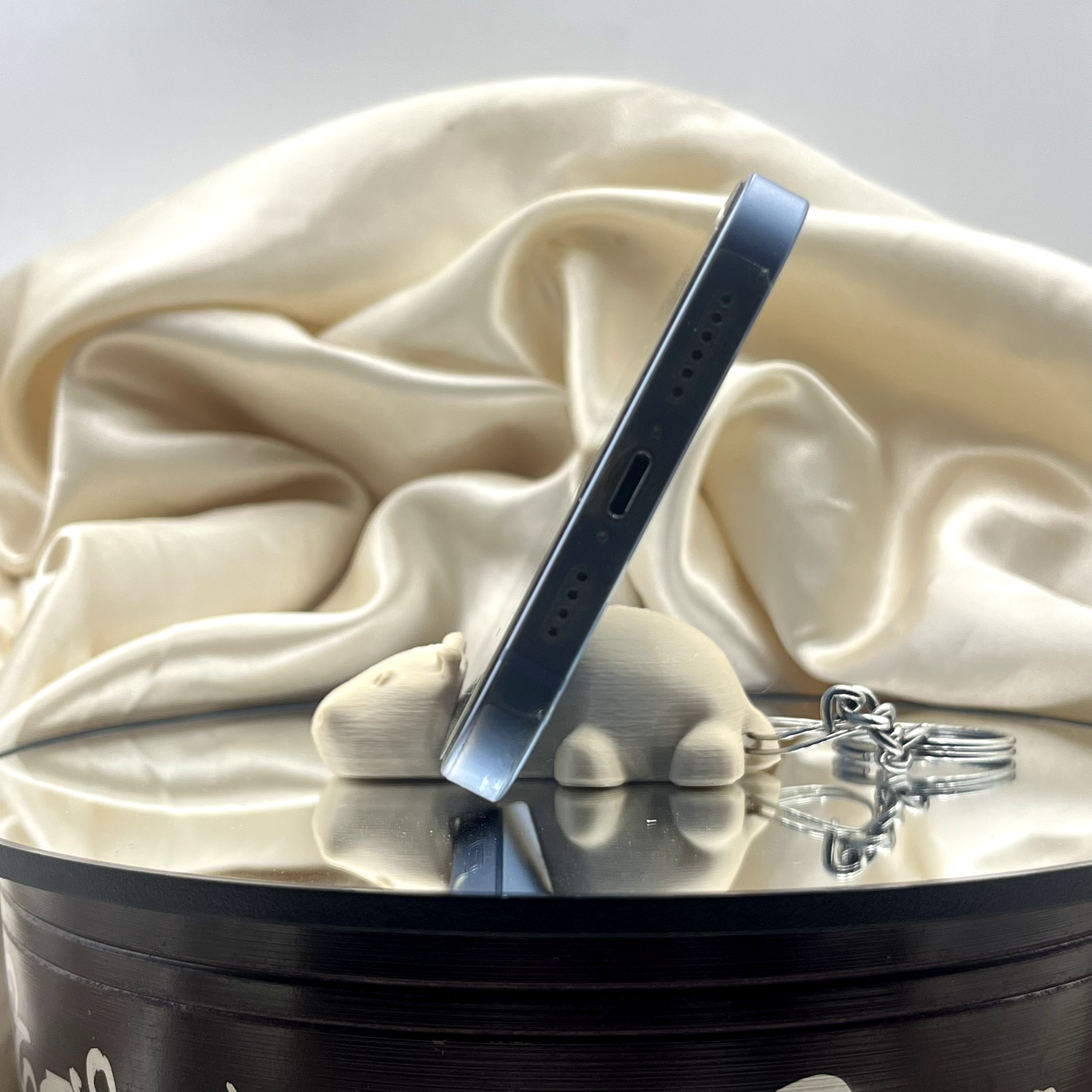 🦛 Adorable Hippo | Multi-functional Key Chain & Phone Stand